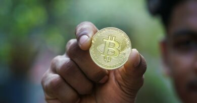 Bitcoin Long-Term Holders Balances Fall To A New Low As Market Sentiment Shifts