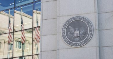 SEC Delays Spot XRP, Dogecoin, Solana And Litecoin ETFs