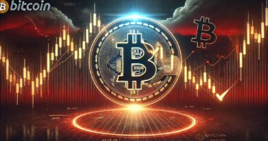 Bitcoin MVRV Ratio Forms Bear Cross—Brace For Impact?
