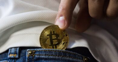 Bitcoin Flashes Caution As RSI Repeats Post-Halving Behavior – Here’s Why