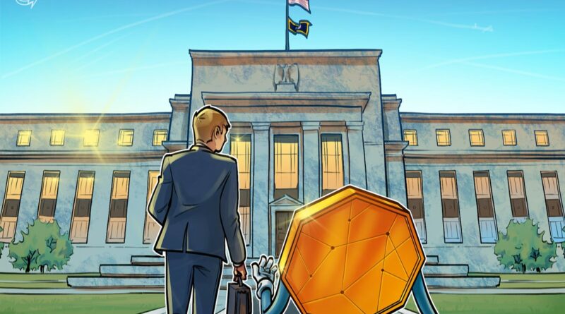 Top Fed official: Staff should be allowed to hold a little crypto