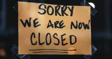 US Shutdown Risks ETF Delay Amid Soaring Demand