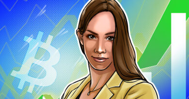 Lyn Alden says Bitcoin needs no savior as Strategy sells $216M of BTC