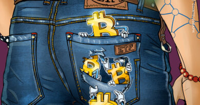 Bitcoin ETF inflows surge after Coldcard hack, but link is unclear: Bloomberg analyst