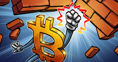 US debt tops $40T stoking debate on what it means for Bitcoin